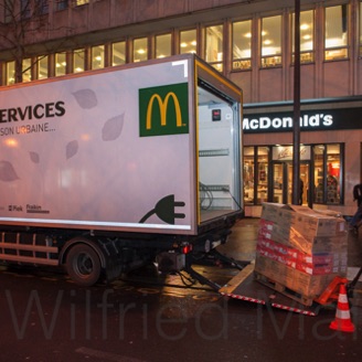 0607_Logistique et livraisons de nuit de McDonald's par L.R. Services PARIS 25 janvier 2012.jpg